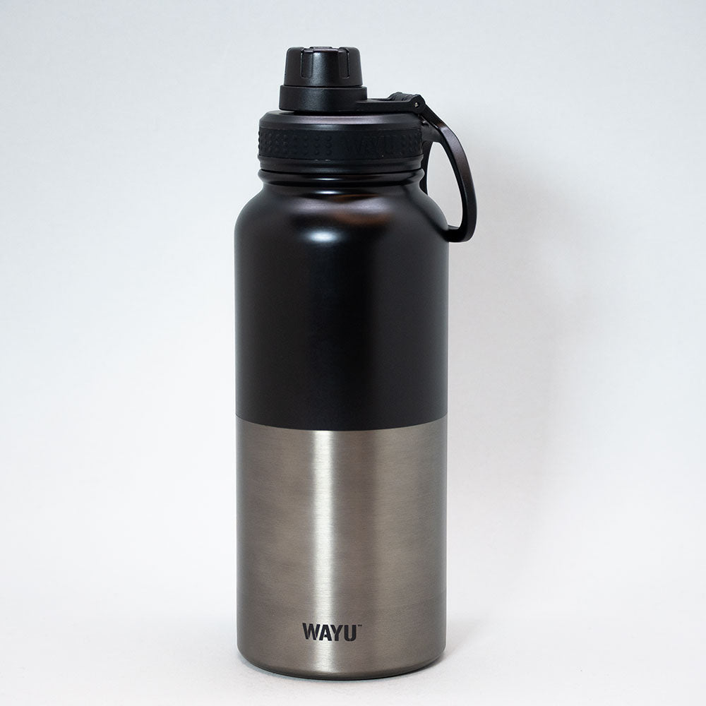 
                  
                    Botella 1 litro Insulada Black Wayu
                  
                